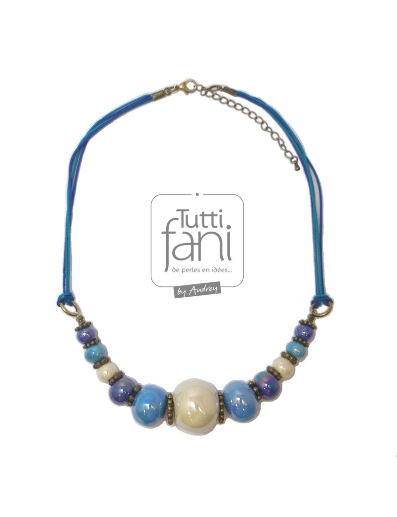 Collier bleu perles en céramique et cordons