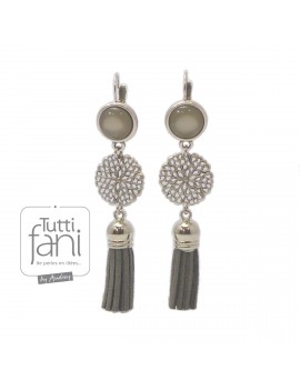 Boucles d'oreilles estampes et pompons gris