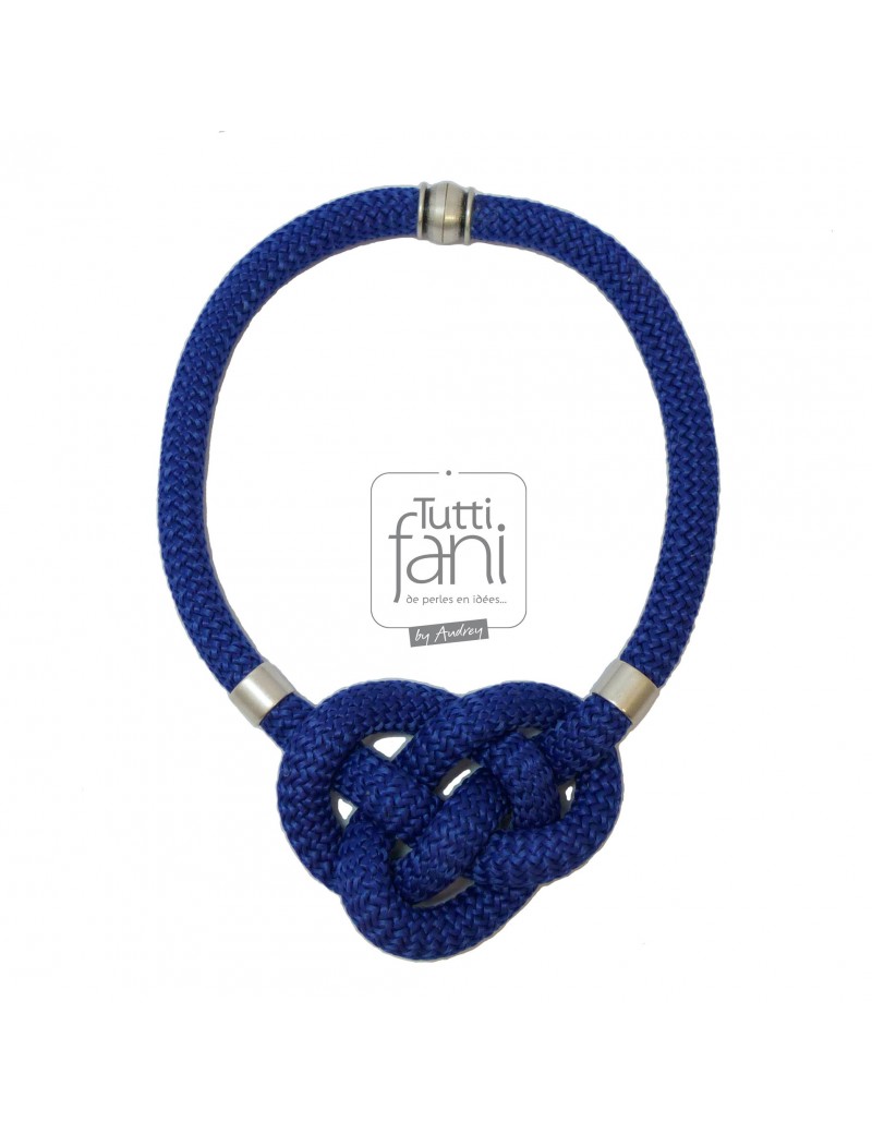 Collier noeud en corde bleu