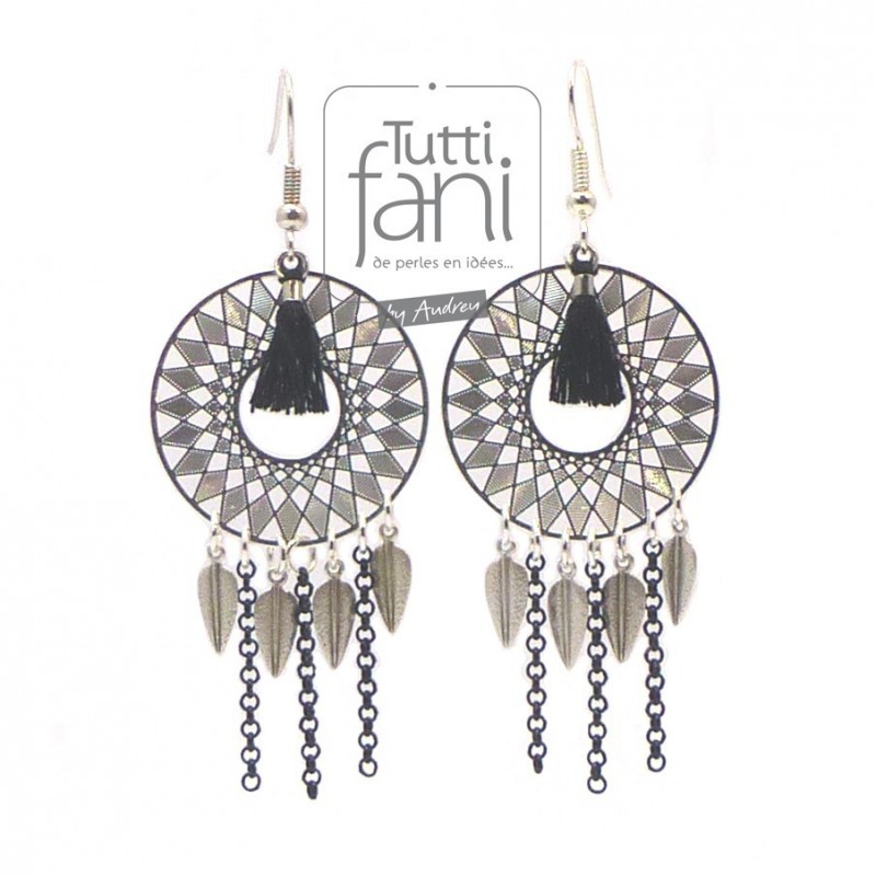 Boucles d'oreilles estampes, plumes et chaines