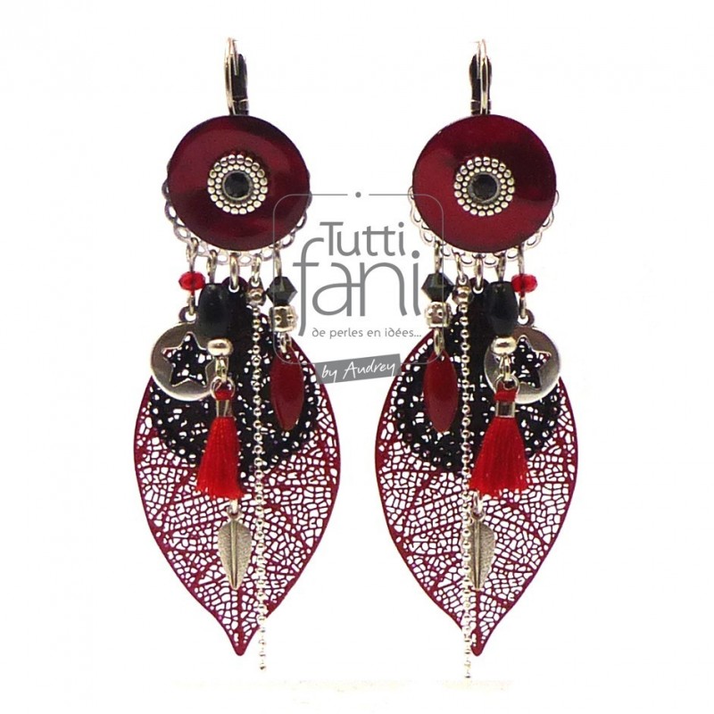 Boucles d'oreilles estampes feuilles rouges et breloques noires